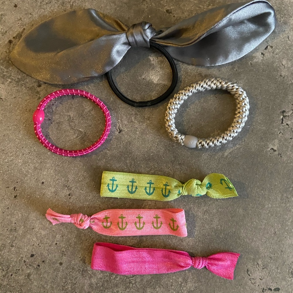 Set of 6 Printed Hair Ties & Satin bow hair tie